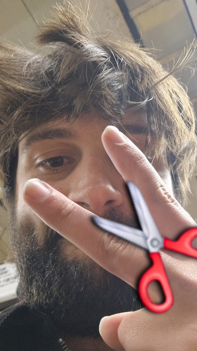 火曜日は美容院に行ってヴァンパイアセイヴァー2をプレイします。

ヴァンパイアセイヴァー2で「<a href="/kimlilith/">きむ</a>」に勝てたら、

彼女の頭を剃ってあげる…

✂️🥚… 

🙏(デミトリみたいな髪型にしないでください)🧛‍♂️