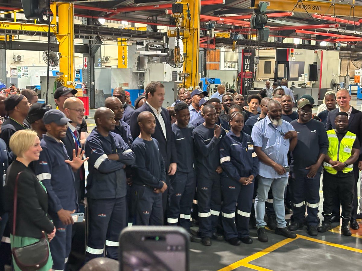 GermanyinSA's tweet photo. Vice Chancellor @larsklingbeil has arrived in South Africa for the #G20 Summit. π
π§ Visit to KSB Pumps & Valves to see π©πͺ-πΏπ¦ industrial cooperation in action.
π Stop at @WitsUniversity's @TshimologongIT to meet students, test a new video game and explore digital innovation. https://t.co/d03scQ9R9b