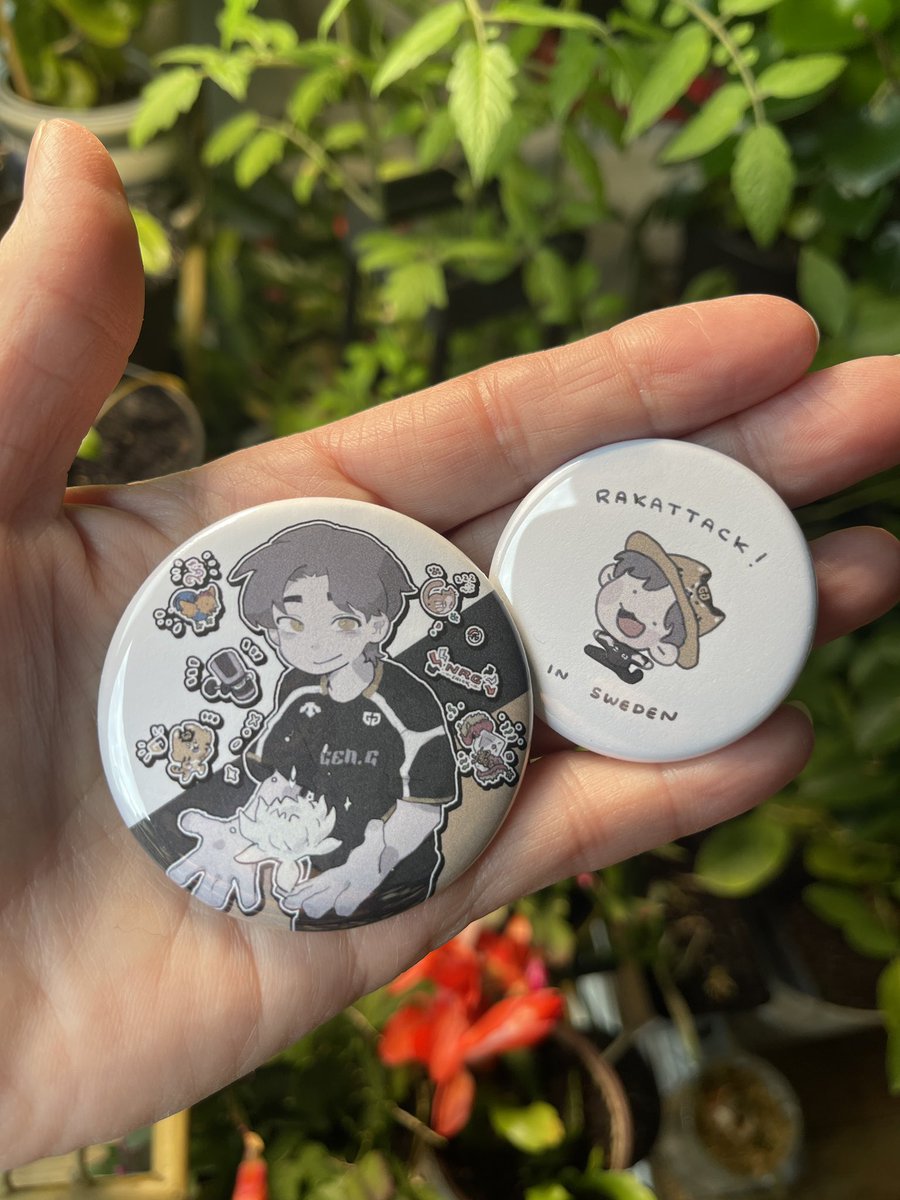 momma_rak's tweet image. I’m sooo excited to hand out these pins in Stockholm next week!! Shoutout to the amazing @PsychoStreet47 for the artwork!! Zoom in for super cute details about Kyle. Can’t wait to see everyone! #DHStockholm #OWCS #Overwatch #Overwatch2 #GENGWIN #DragonExpress