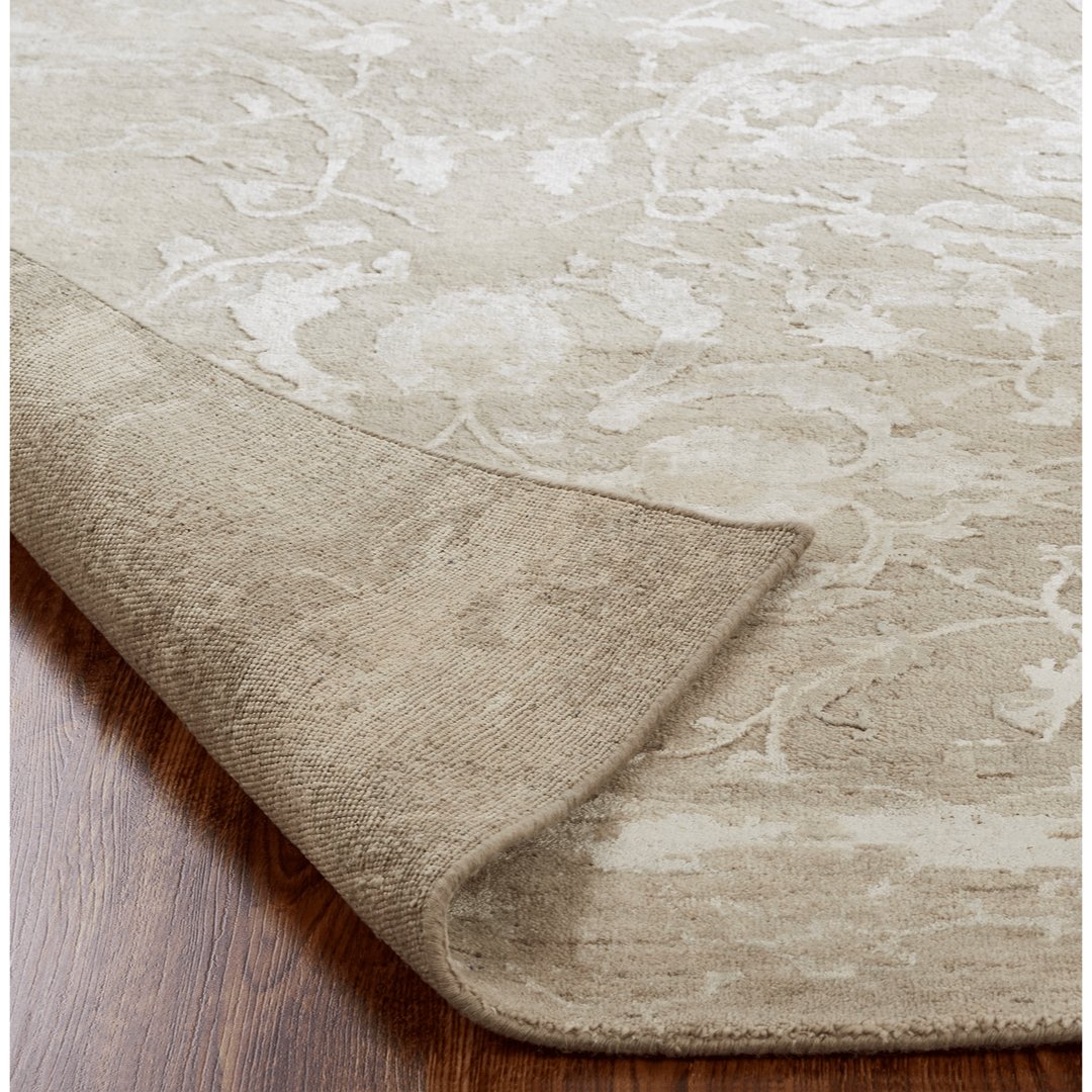 caruggallery's tweet image. Subtle luxury underfoot — this wool &amp;amp; silk handknotted rug adds softness, elegance, and quiet sophistication to the room. #HandknottedRug #WoolSilk #LuxuryDecor #TimelessStyle