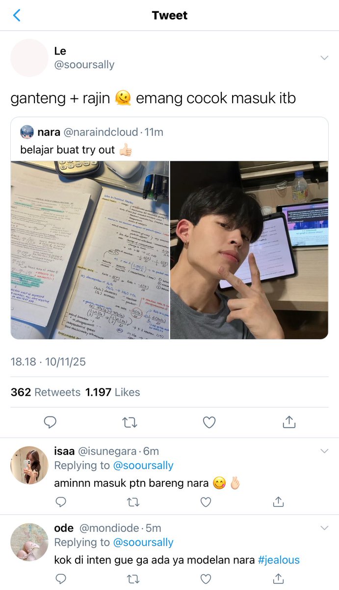 soourbites's tweet image. every itb bf needs his ui bf

# pondphuwin few tweets au