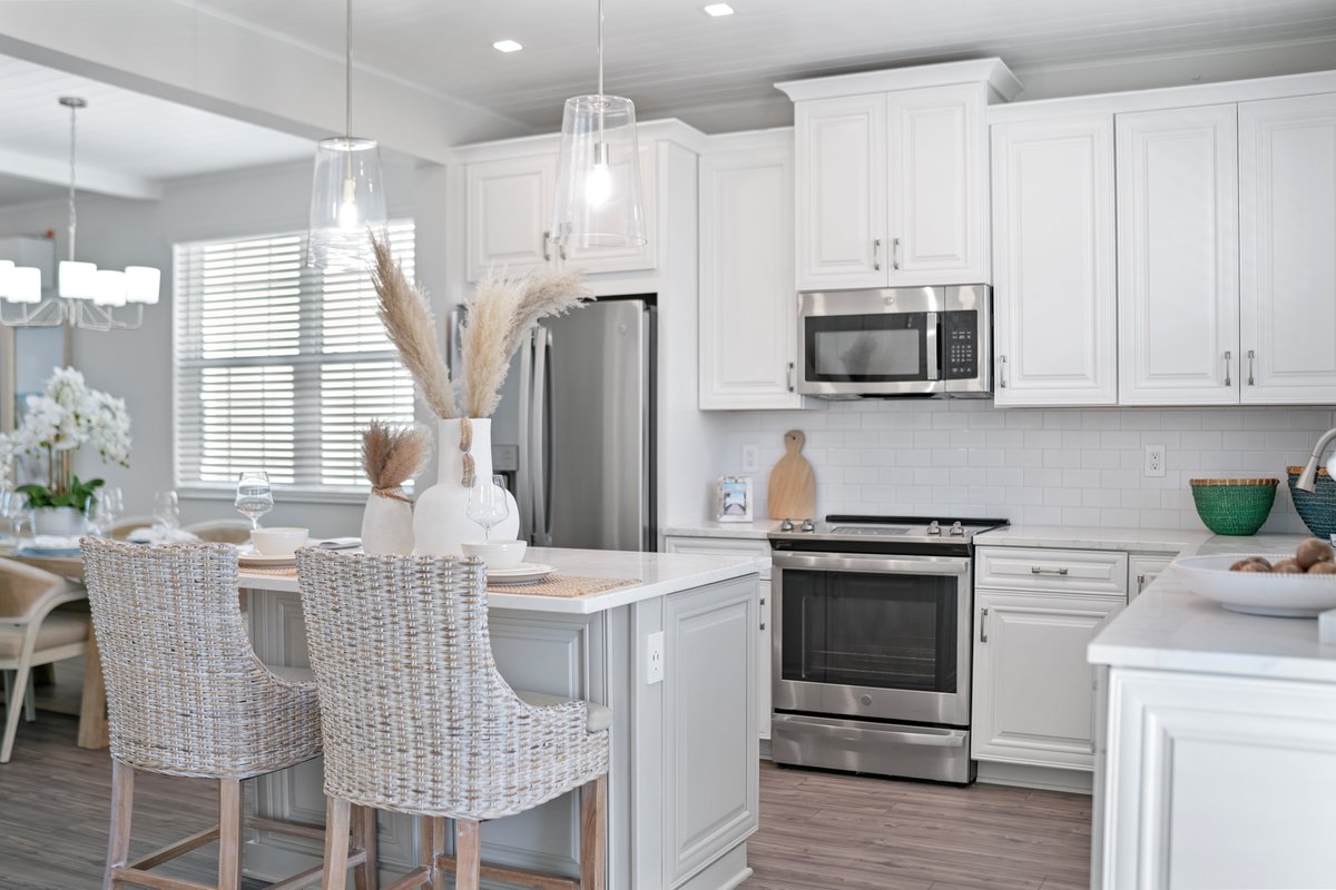 Bright mornings, open spaces, and a kitchen that’s as smart as it is stunning.
Where every detail makes coming home feel like a getaway.

hunterspointfl.com
#HuntersPointFL #FloridaHomes #CoastalLiving #ModernLuxury #WaterfrontHomes #AnnaMariaIsland #FloridaRealEstate
