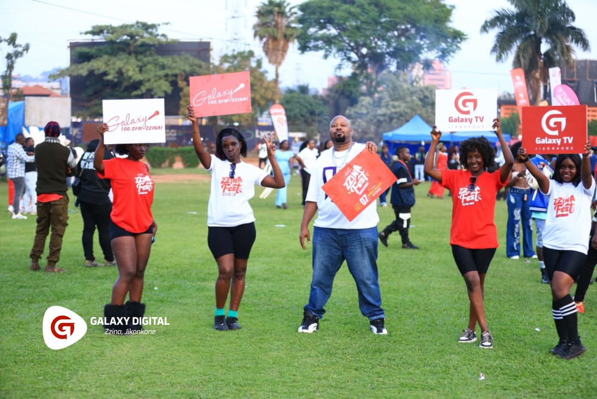 GalaxyTVUg's tweet image. Bakonkonyi fully repping at #KingSahaLiveInConcert! 

For The Love Of Ugandan Music.

 #ZzinaLifestyle