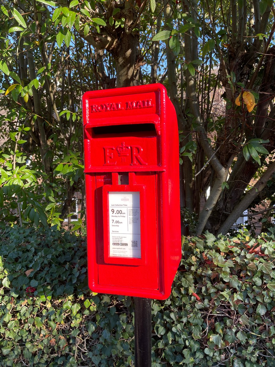 MeredithCatrin's tweet image. Such a cheery sight! #PostboxSaturday #Malvern #TheSimpleThings