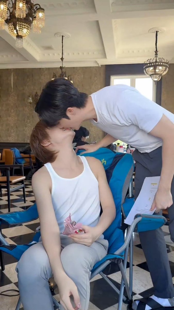 ddeet8's tweet image. I really wish every day could be ZeeNuNew&apos;s anniversary🤤🤤🤤
@zee_pruk @CwrNew
STILL ZNN ALWAYS
#ZNN5thAnniversary
#ZeeNuNew