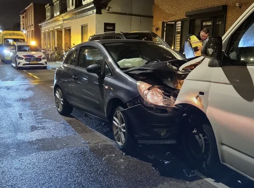 Frontale botsing in Alblasserdam