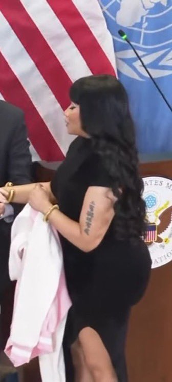 barbz bodyshaming Ariana when this is both of them in 2025