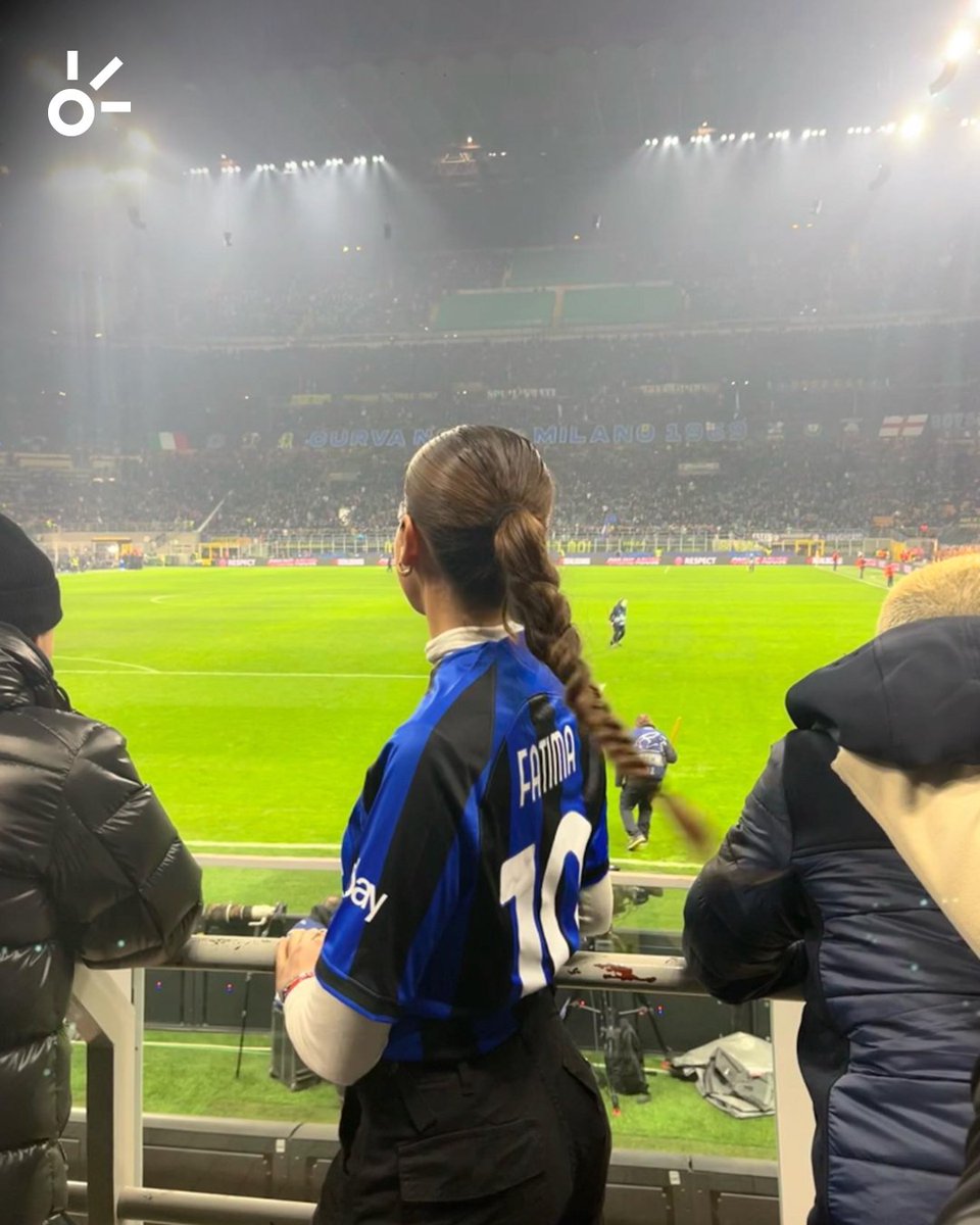 ClaroSports's tweet image. ¡UNA REINA QUE AMA EL MEJOR DEPORTE DEL MUNDO!🤩

Fátima Bosch, Miss Universo 2025, vibra al máximo con el fútbol.

Y sí: es chivahermana de corazón. 🐐🔝❤️