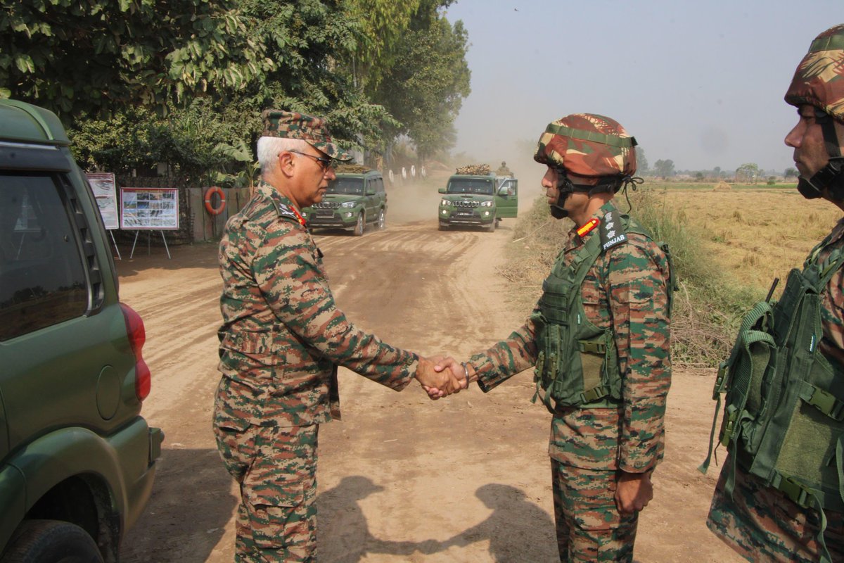 RisingStarCorps's tweet image. #IndianArmy #StrongAndCapable

GOC Rising Star Corps reviewed the operational preparedness of #TigerDivision.
He lauded the troops for their exceptional professionalism and dedication in maintaining  high levels of operational readiness.

@adgpi 
@WesternComd_IA
@PRODefenceJammu