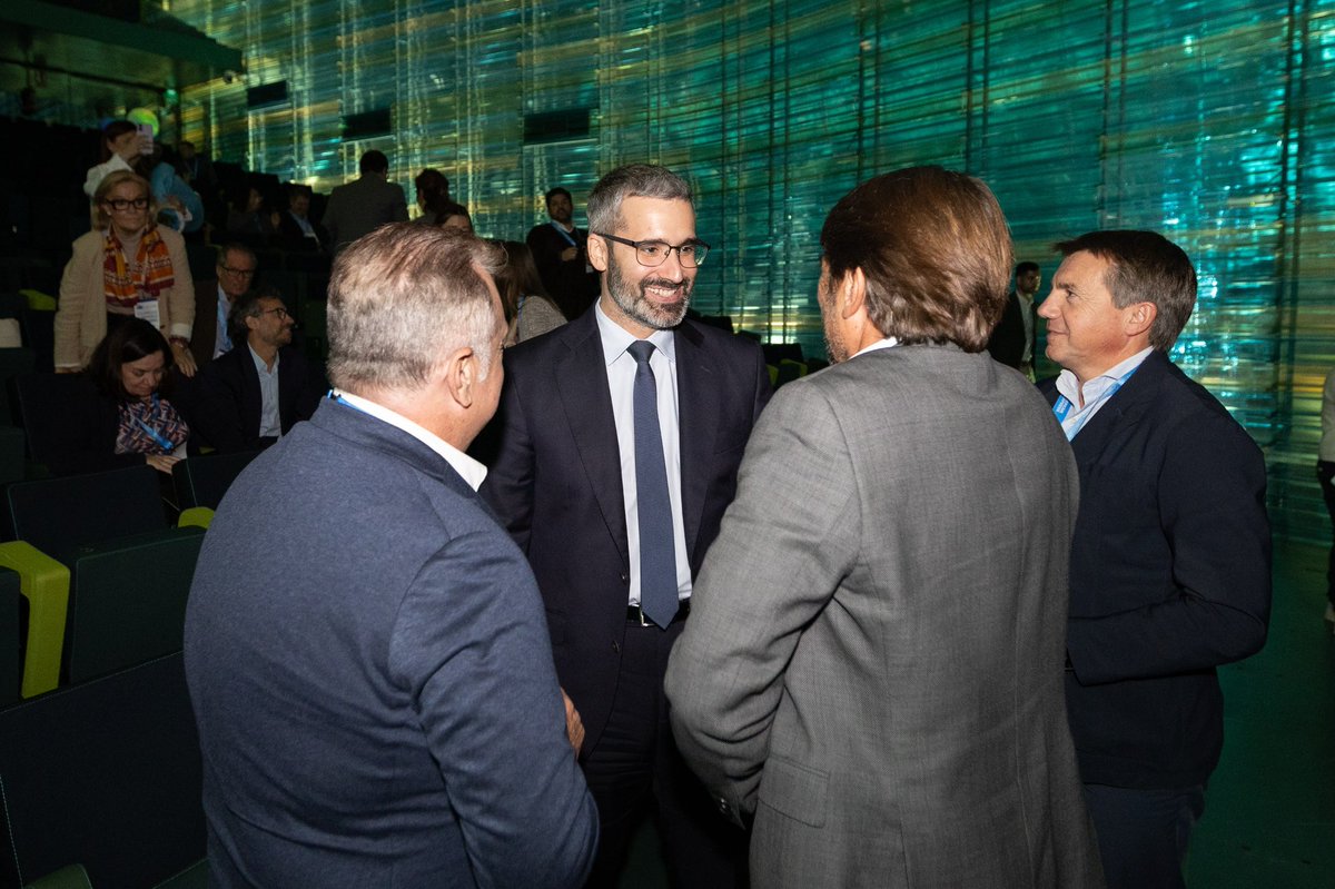 Gracias, <a href="/CEHATes/">CEHAT</a>, por elegir Cartagena para celebrar el XX Congreso de Hoteleros.

Sois la mejor carta de presentación de nuestra tierra, por vuestra calidad y vuestros servicios.

Seguiremos apoyando al sector, uno de los principales motores económicos de España y la Región.