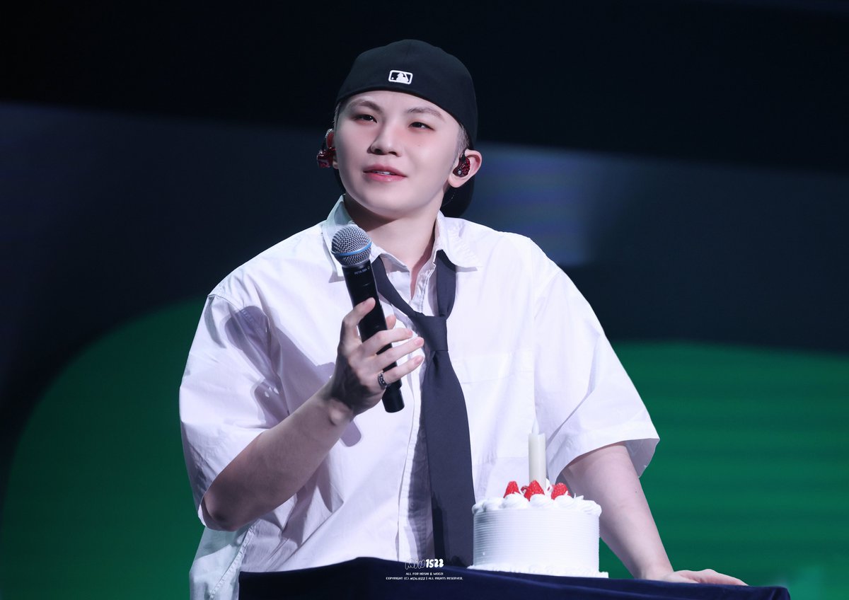 𝟮𝟱.𝟭𝟭.𝟮𝟮  𝙒𝙊𝙊𝙕𝙄 𝘿𝘼𝙔

지후니 사랑하게 되는게 정만 제일 큰 행운이야

ꕥ

#우지를_사랑하게된건_운명이기때문이야
#OurDestinyWOOZIday
#우리의_작은_온도를_모아서_지훈이에게
#우지 #WOOZI #ウジ