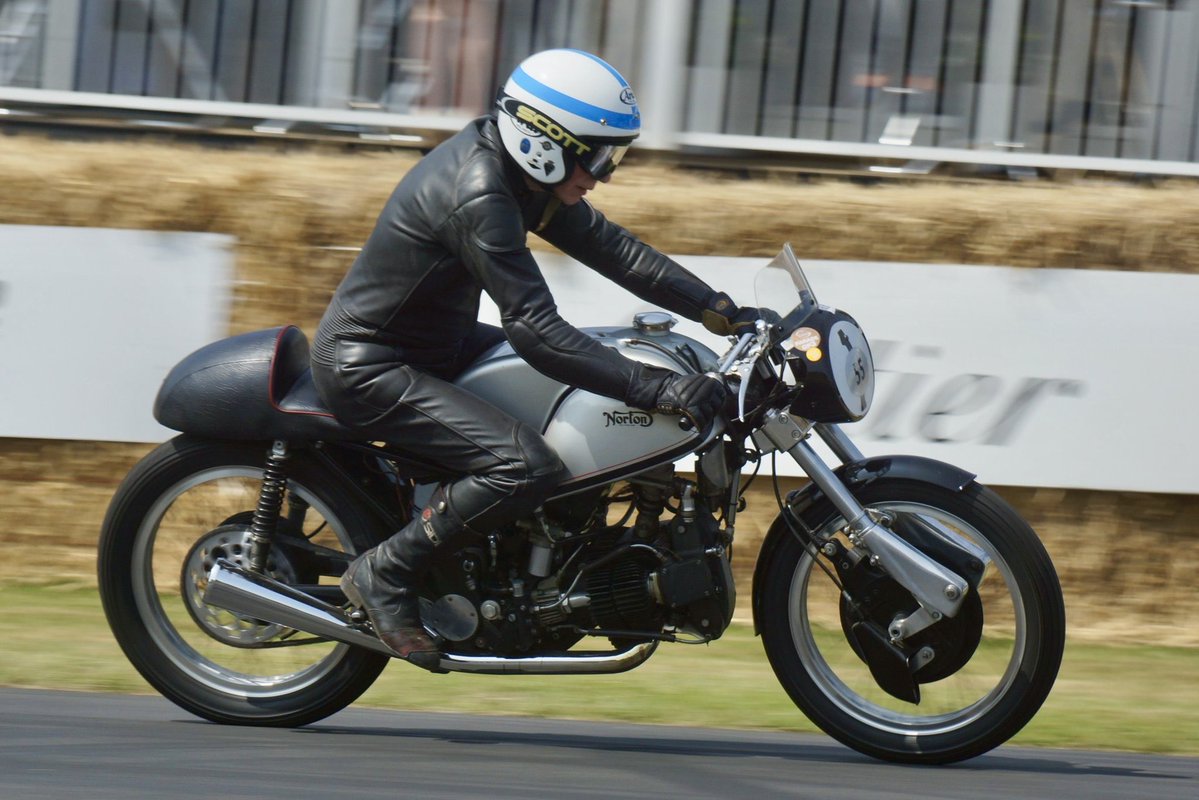 popsyosh34's tweet image. 🇬🇧1️⃣🏁 Sir John 
#FrontEndFriday