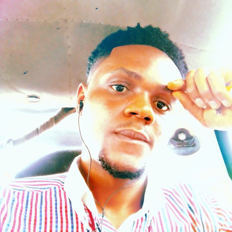 leadereyire's tweet photo. #NewProfilePic https://t.co/OhNf6G2KBr