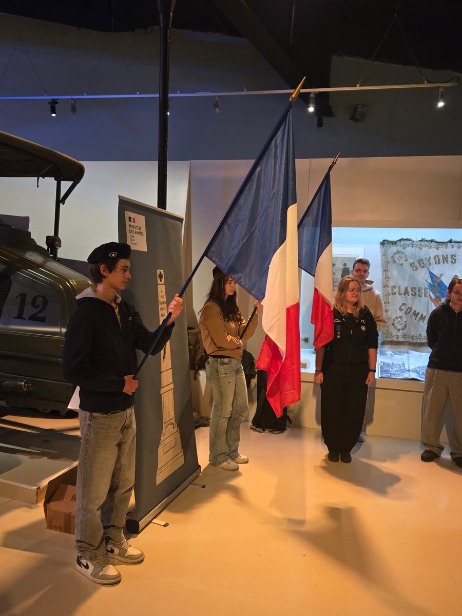 📍 Le 18 novembre, Aline Vo Quang, DASEN, a participé au Rallye de la Mémoire 2025 au Musée de la Grande Guerre de Meaux.
Près de 120 élèves des classes "Défense" des lycées G. Eiffel, P. de Coubertin et François Ier ont pris part à cette journée dédiée à l'engagement #mémoire