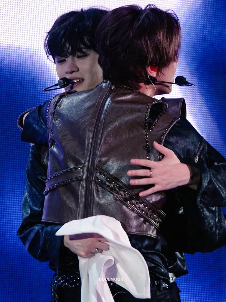 ddulmoon tweet media