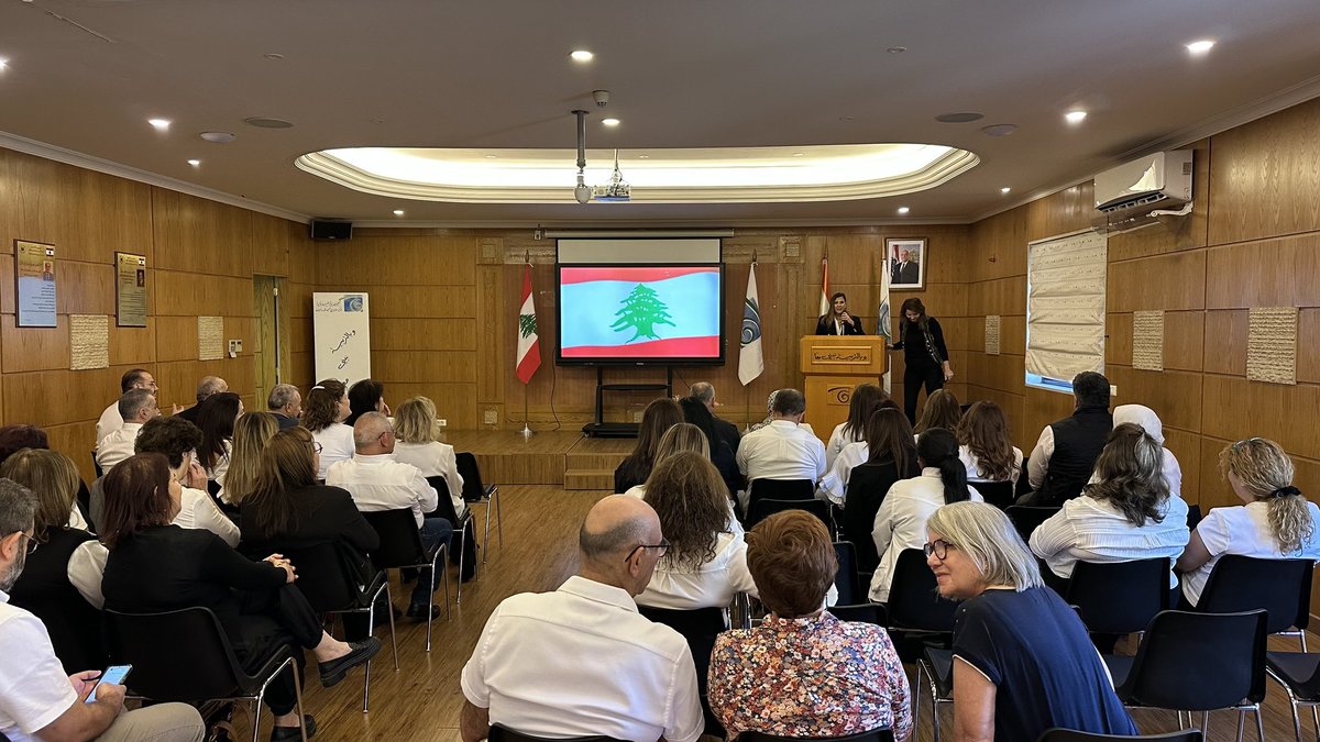 بمناسبة عيد الاستقلال، أحيا المركز التربوي للبحوث والإنماء الاحتفال الوطني بحضور عدد من الأساتذة وعائلة المركز. وألقت رئيسة المركز، البروفيسورة هيام إسحق، كلمةً هنّأت فيها اللبنانيين بهذه المناسبة، مؤكدةً أهمية ترسيخ قيم الاستقلال في نفوس الطلاب وتعزيز دور التربية في بناء الوطن.