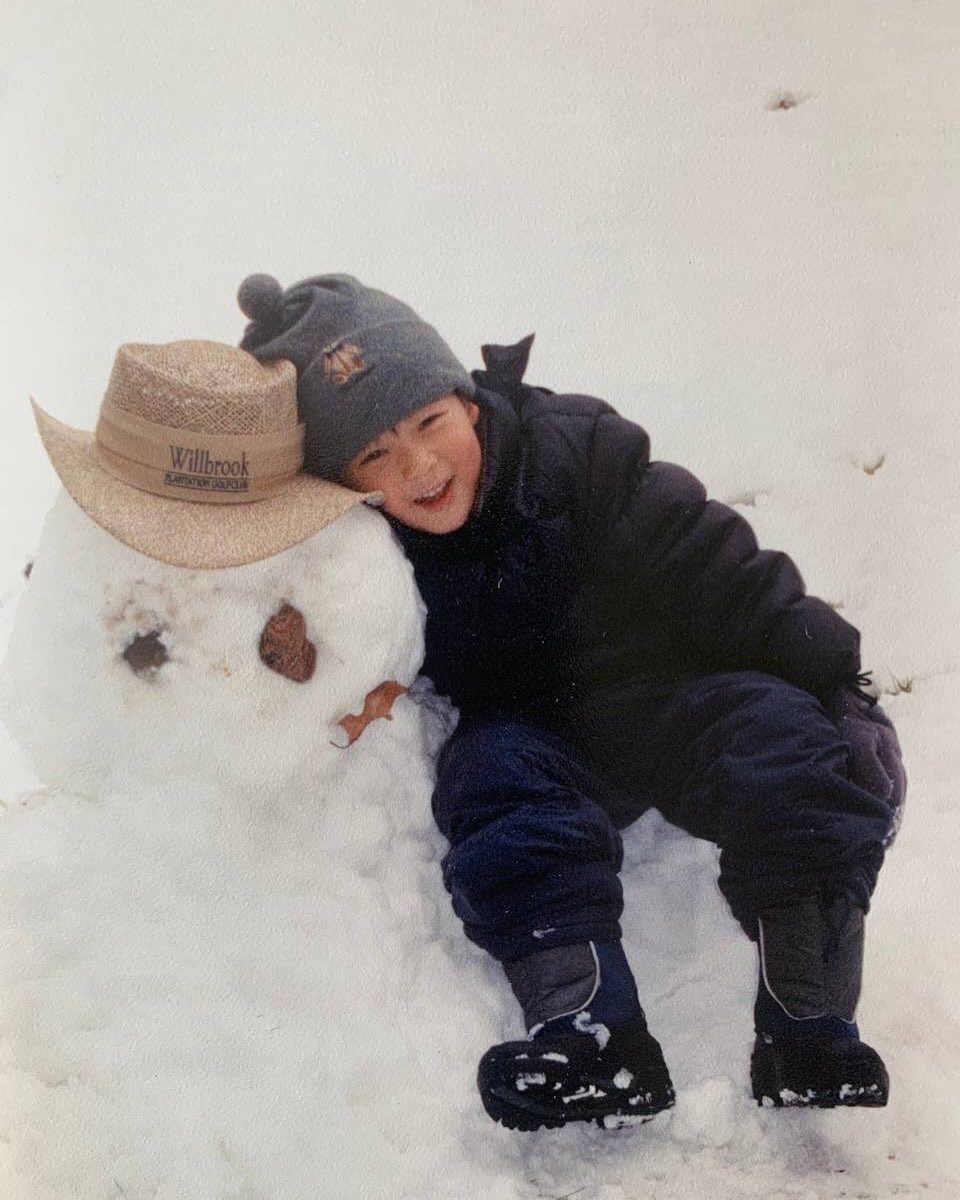 yunbruary's tweet photo. ลิทเทิลแจฮยอนปั้นสโนแมนตัวใหญ่ บิ๊กบอยแจฮยอนปั้นสโนแมนเหลือตัวนิดเดียว 🧣☃️ https://t.co/2Sj5i9trkE
