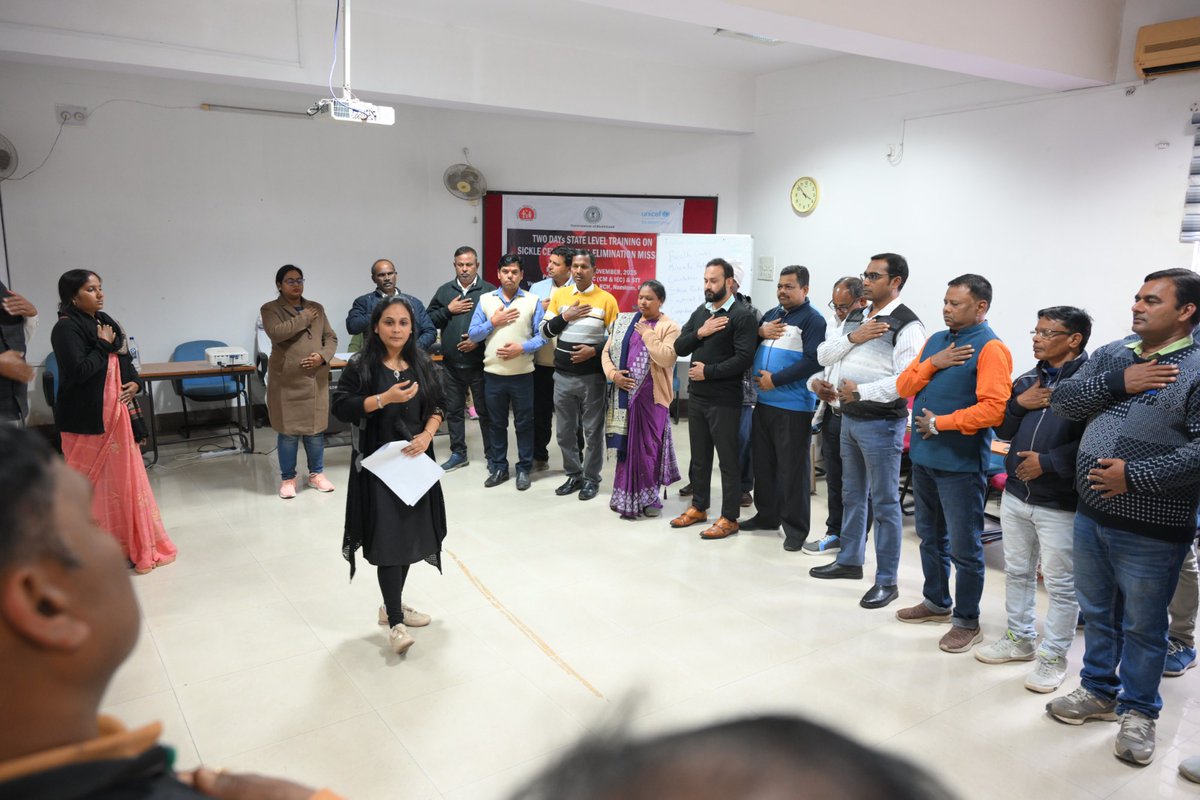 HLTH_JHARKHAND's tweet image. MD, NHM Jharkhand has taken a wonderful initiative to support stress management and overall well-being of NHM staff.
Today, a special Dance Therapy session was conducted at the State NHM Office by renowned dance therapist Mrs. Pooja Biyani.
#StressManagement #DanceTherapy