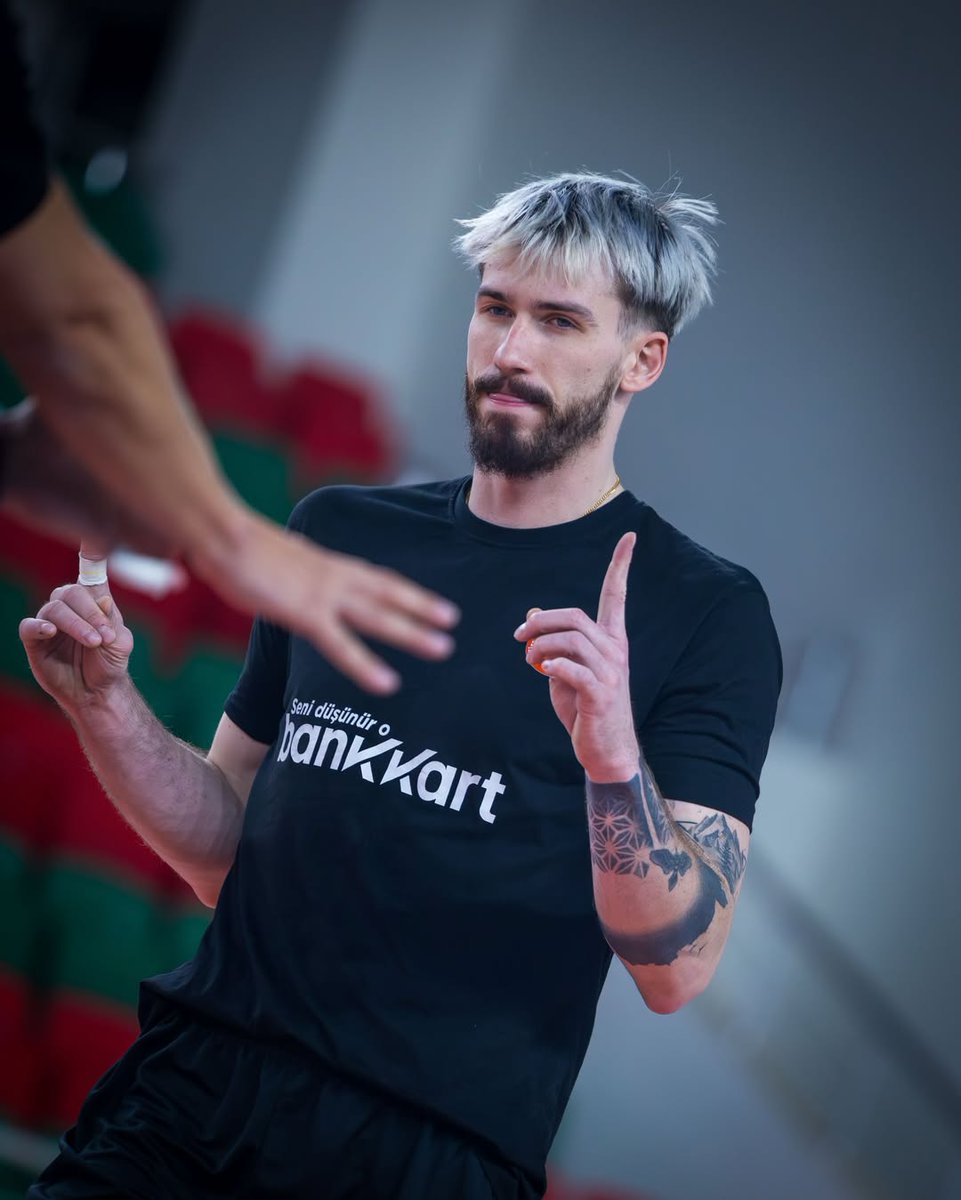 zycswego's tweet image. ☝🏼😋☝🏼

tomek and his aegyos i wanna keep him on my pocket