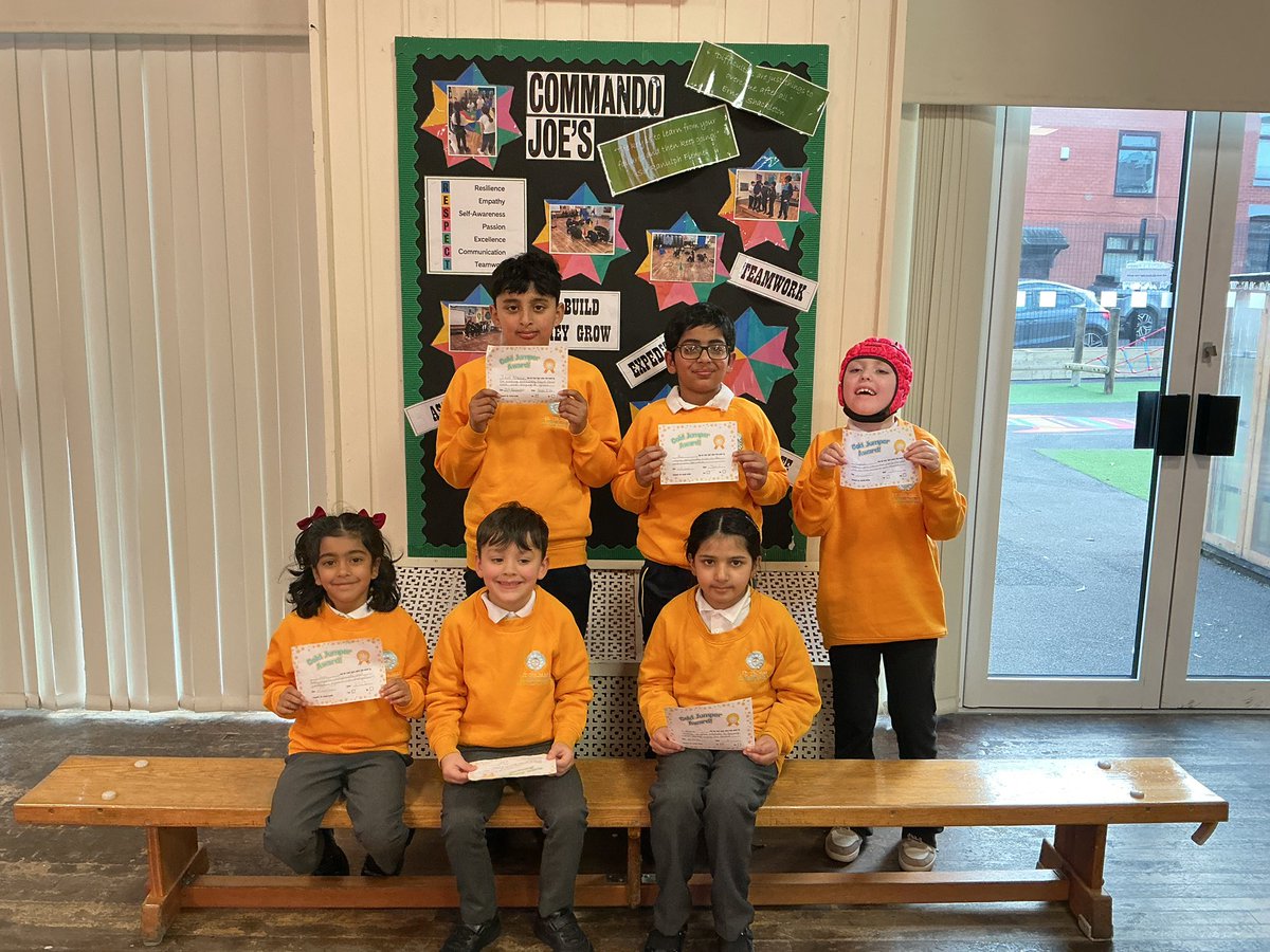 A huge well done to this weeks Golden Jumper Superstars!! What an achievement, we are all so proud of you. Keep up the hard work and keep letting your light shine!⭐️⭐️