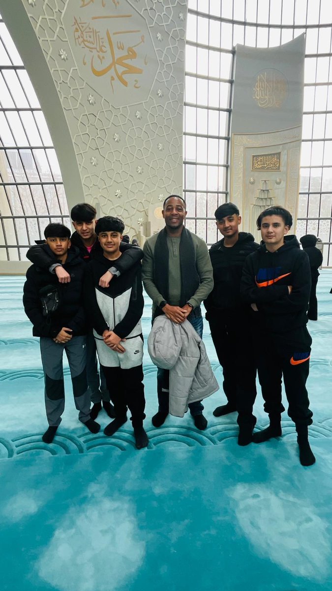 BrianClarkeAcad's tweet image. Students had an incredible experience in Cologne today! A tour of the stunning central mosque, an inspiring talk, and the honour of joining in prayer. A true moment of cultural connection. 🌍✨ #Cologne #CulturalExchange #StudentTravel