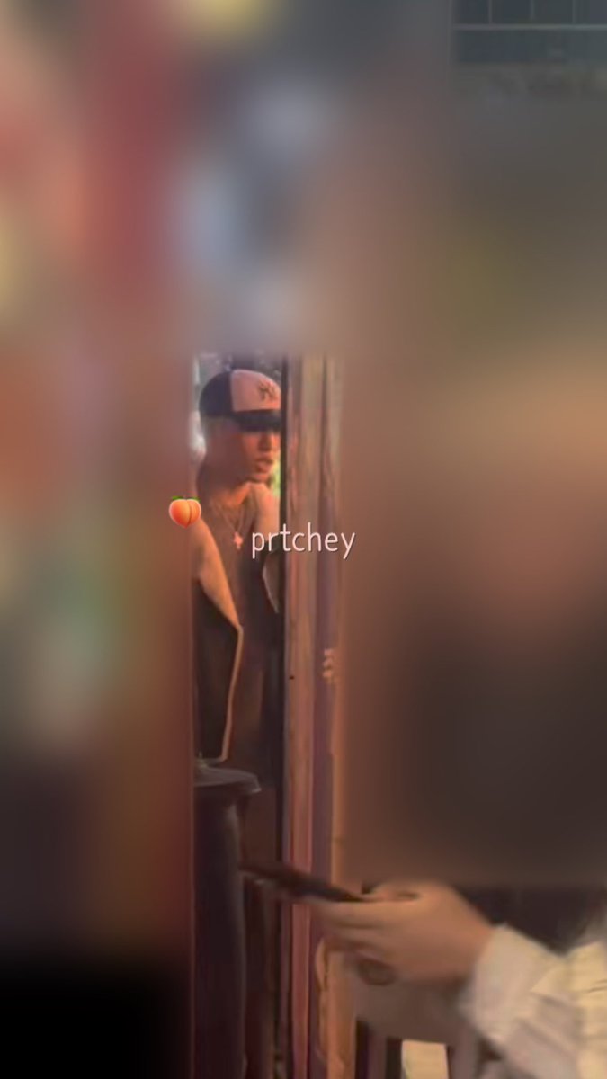 prtchey's tweet image. 시간 좀 지나서 올려요! 
원래 약속잇우서 나왓다가 우연히 피원하모니 기호님 자만츄
얼굴보고긴가민가햇는데 옆에 계신분 보고 아.! 바로 알아봣서료