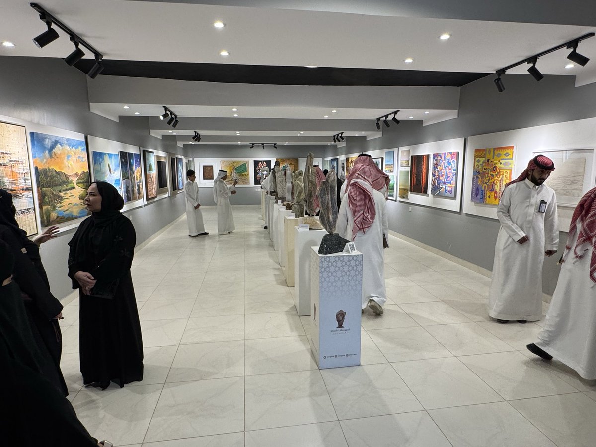 أبارك للأخ الكريم #عبدالله_المجلي ولجمعية التنمية الأهلية بمرات نجاح موسم شتاء #مرات 
نموذج يُحتذى للتعاون بين الجمعية والجهات الحكومية والقطاع الخاص ورجال الأعمال 
تطور مطّرد وحضور كبير وارتفاع في مستوى الأعمال الفنية المعروضة 
فرصة للزيارة خلال الإجازة