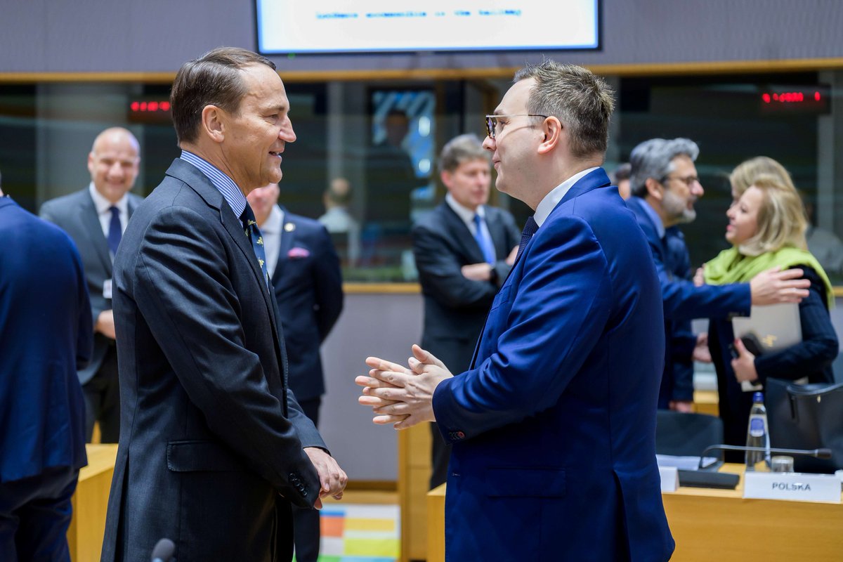 Hlavní výsledky včerejšího jednání Rady 🇪🇺 #FAC &amp; dnešního ministerského jednání se zeměmi Indo-Pacifiku za účasti 🇨🇿 <a href="/mzvcr/">Ministerstvo zahraničních věcí</a> <a href="/JanLipavsky/">Jan Lipavský</a> v tiskové zprávě ↓
1url.cz/lJXHG