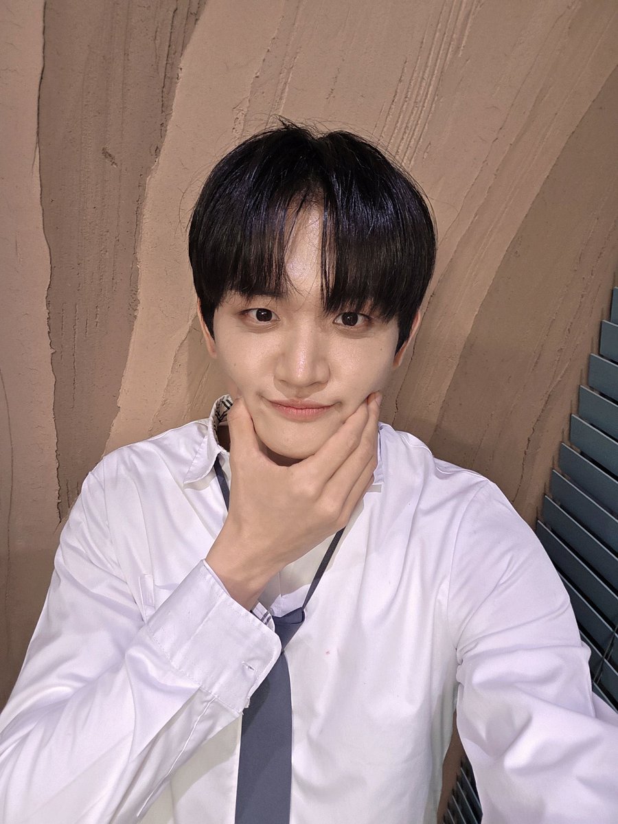 3학년 2반 조원상 선배 좋아해요 . . . ♡