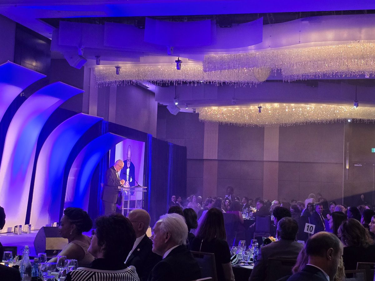 DaskoWard1's tweet image. The annual MAC fundraiser, the MACsquerade Ball&apos;s Black Tie &amp;amp; Versailles was incredible. A vibrant room of celebrating the arts in Mississauga.
With a solid foundation in place, the best in arts excellence in the City is very bright #supportthearts #supportlocalartists