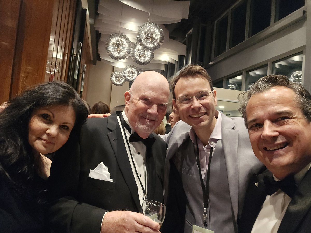 DaskoWard1's tweet image. The annual MAC fundraiser, the MACsquerade Ball&apos;s Black Tie &amp;amp; Versailles was incredible. A vibrant room of celebrating the arts in Mississauga.
With a solid foundation in place, the best in arts excellence in the City is very bright #supportthearts #supportlocalartists