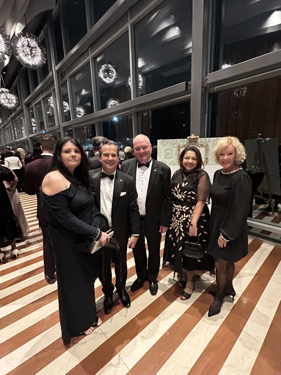 DaskoWard1's tweet image. The annual MAC fundraiser, the MACsquerade Ball&apos;s Black Tie &amp;amp; Versailles was incredible. A vibrant room of celebrating the arts in Mississauga.
With a solid foundation in place, the best in arts excellence in the City is very bright #supportthearts #supportlocalartists
