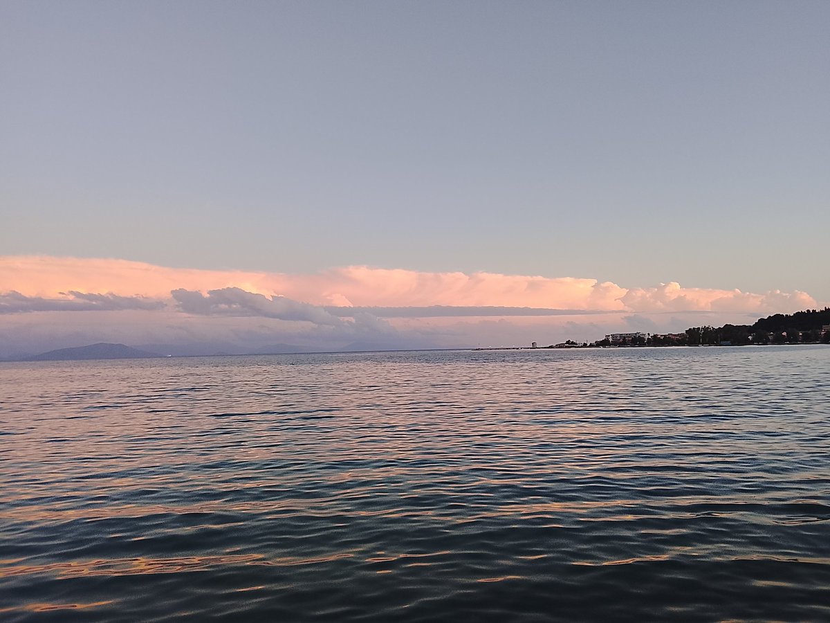 Γαριτσάδα και τσιγαράδα στα κουρτελάτσα....
feels like heaven.💙

#CorfuExit