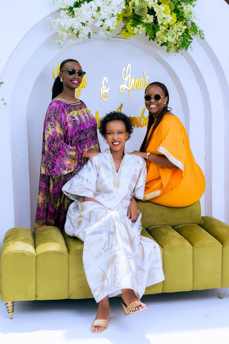 BenHaumba's tweet photo. Lina's Squad. Beauties here and there 😍🔥, every single pic is giving 🫶🏼. About Lina's kukyala, @Magic Moments Filmz is bringing "the genesis of quality" 📸💫 #for photography &amp; videography services https://t.co/sBiJjVXj5U