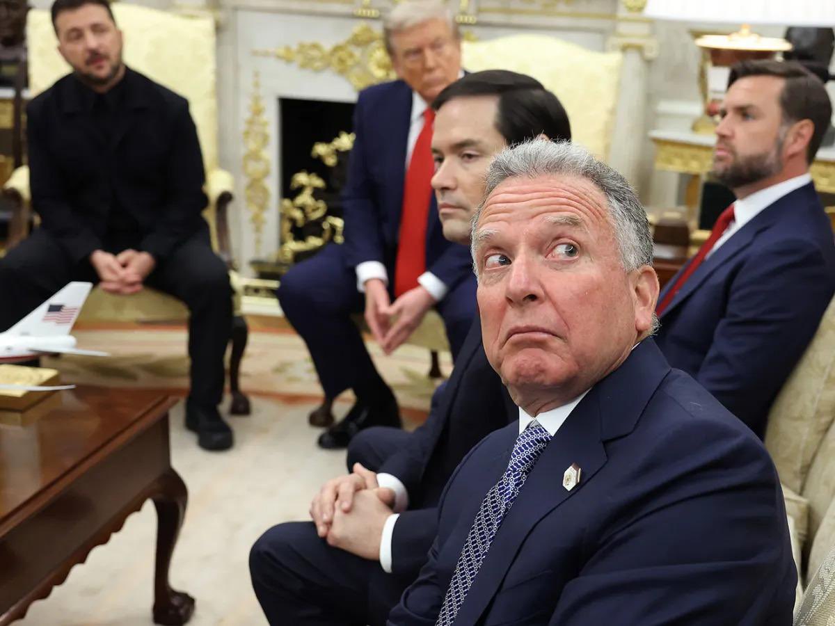 AmourskyCyrille's tweet image. 🇺🇸🤡 De pire en pire…

Certaines phrases dans la « proposition de paix » des États-Unis pour l&apos;Ukraine semblent avoir été initialement écrites en russe.

A plusieurs endroits, les formulations paraissent typiques du russe et étranges en anglais — c&apos;est ce que souligne le journal…