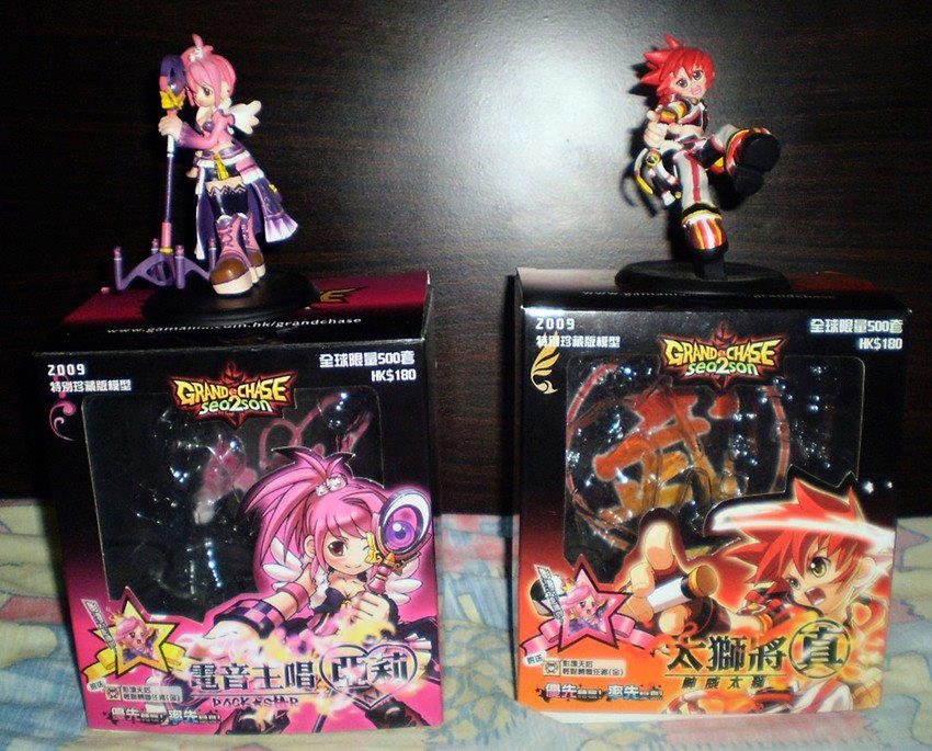 grandchaseacerv's tweet image. As action figures ainda continham alguns prêmios, como o teste de classe da Amy Superstar (Starlet), visuais alternativos para a Amy e cartão de cash, que podiam ser resgatados no jogo até dia 31 de dezembro de 2010.

O preço de cada action figure era de HK$180.
