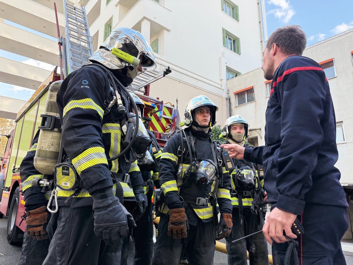 pompier_nice's tweet image. Immersion dans une formation de chefs d’équipe incendie 🔥 #spv qui se déroule actuellement pour une durée de 4 jours au sein de la Compagnie de Nice. 
📸 M.STARK
#pompier_nice
