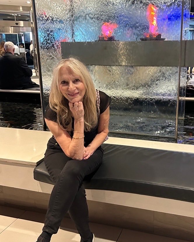 TheRosesP's tweet image. Happy Friday and weekend guys💚🏞️✳️. Have a wonderful day and weekend! #Friday #weekend #relax