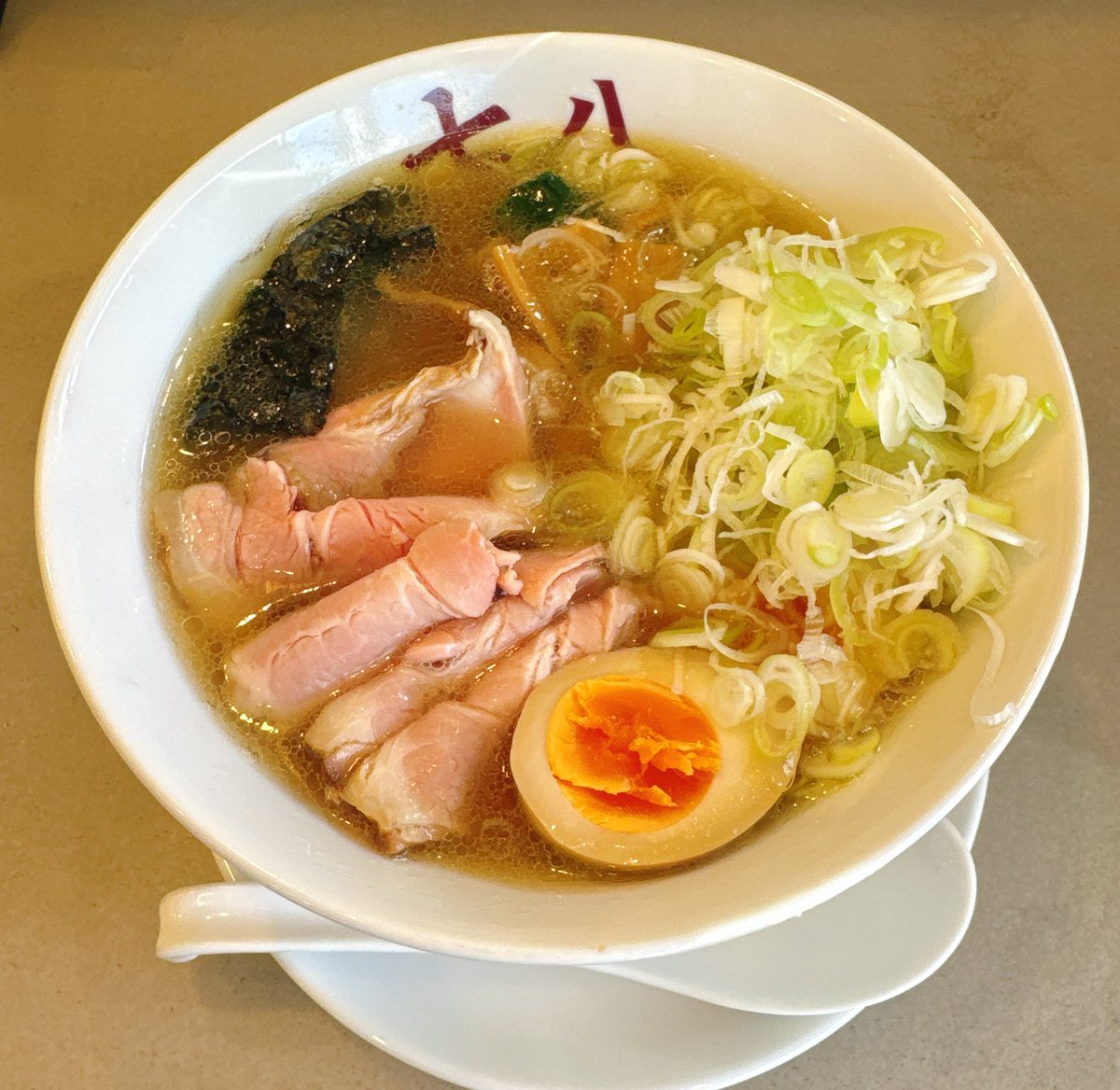 Paru__Design's tweet image. #CREATIVECLASS
中野さんの初回授業でした。
自分はもちろん、中野さんの10名分のFBが本当に勉強になります。脳が興奮。反省点がたくさんある…頑張ります。

仕事もたくさん新しい案件が来て、
今つくるのとても楽しい！

写真はなぜ都内に無い…？と咽び泣くほど美味しかった七八です🍜