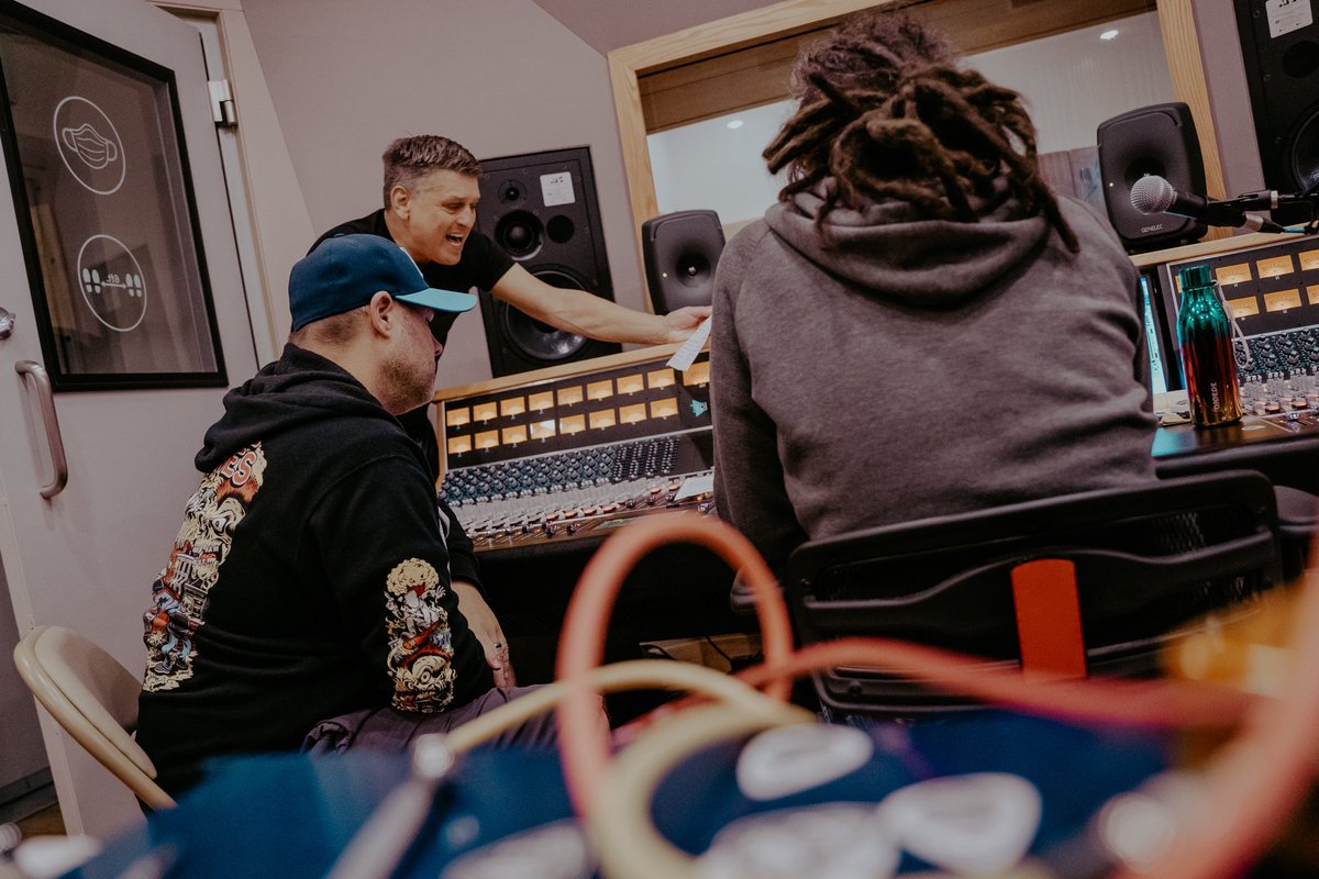 Day 3. We got a lil’ horny, and started laying down some vocals! 

📷: <a href="/gavfrontrow/">Gavin Smith</a>