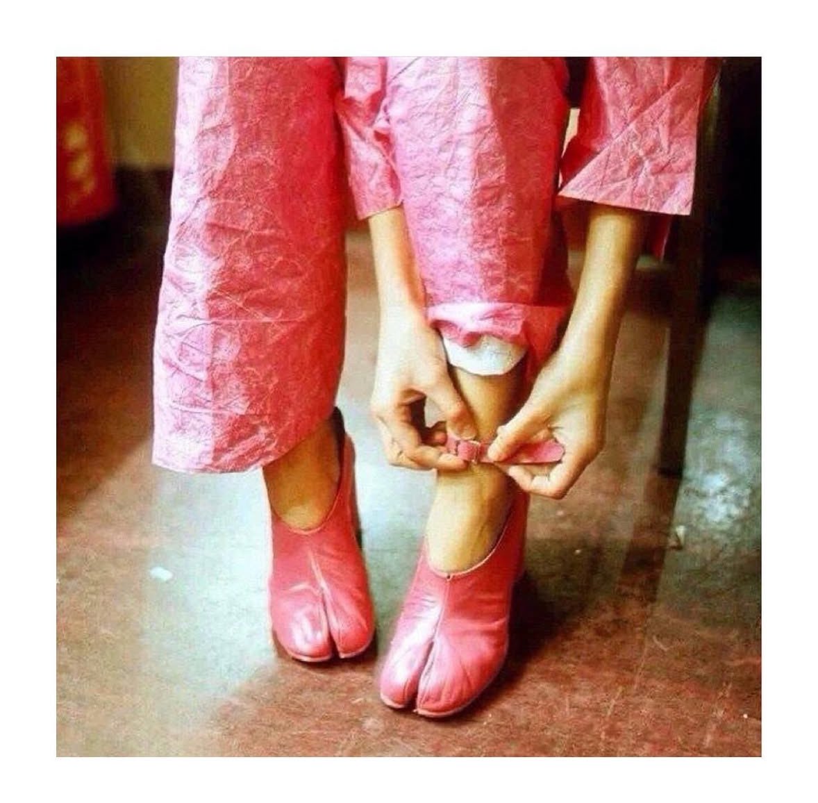 aaakkmm's tweet image. ビョーク様今日誕生日で60歳🎂おめでとうございます。たぶんこれまでで一番か二番というくらい取材させてもらったアーティスト。今年のインタビューでも地球温暖化はもう阻止でなきないという考えのもと人間はキノコに進化すればいいという最後までポジティブなビジョンに感動instagram.com/p/CEeoMQEpQY7/…