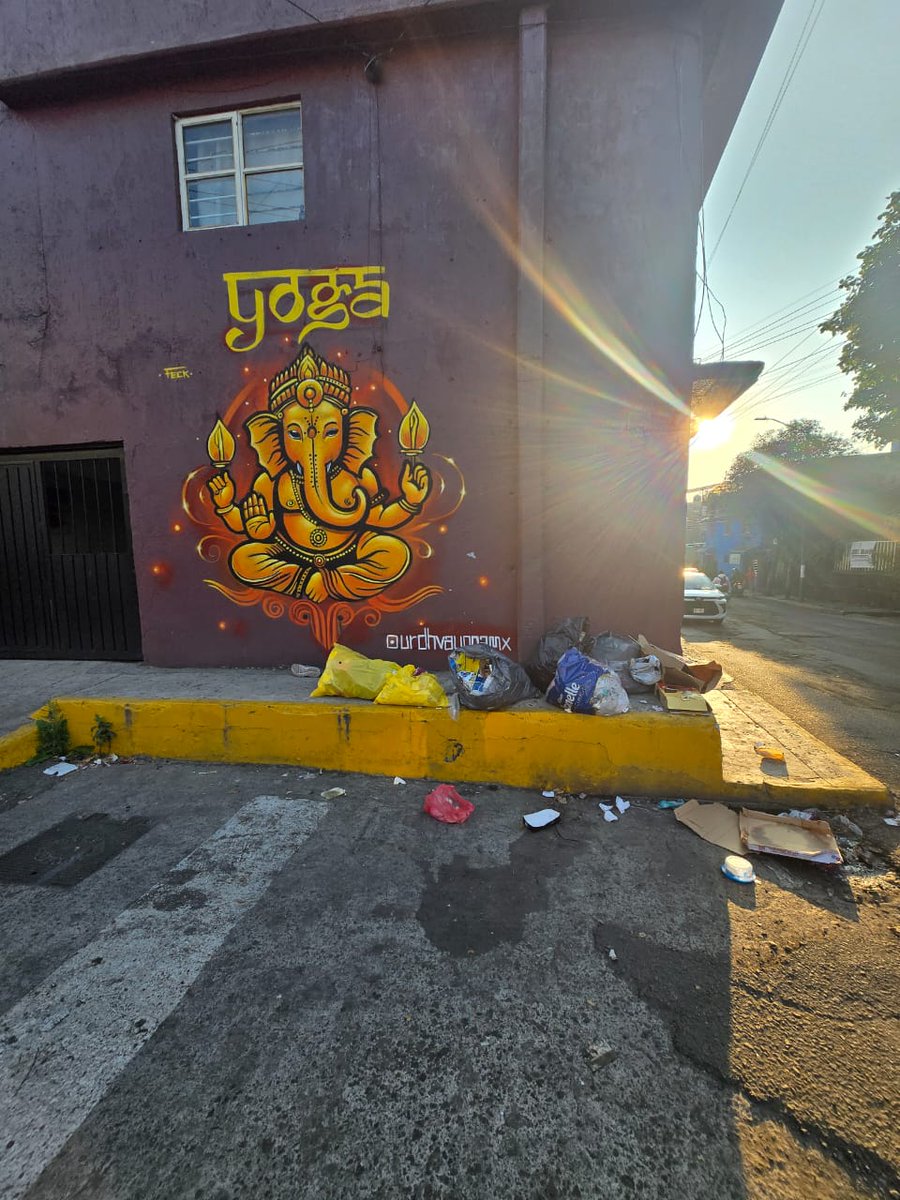 gilbertca_'s tweet photo. @TlalpanAl En la esquina Zacapulas e Iztaccíhuatl (Col. Pedregal de Santa Úrsula Xitla) hay personas que tiran basura en la vía pública de manera recurrente. ¿se puede revisar las cámaras para identificar y sancionar a los responsables, nos apoyan con la limpieza de la zona?🙏 https://t.co/2OHTiqZS0y