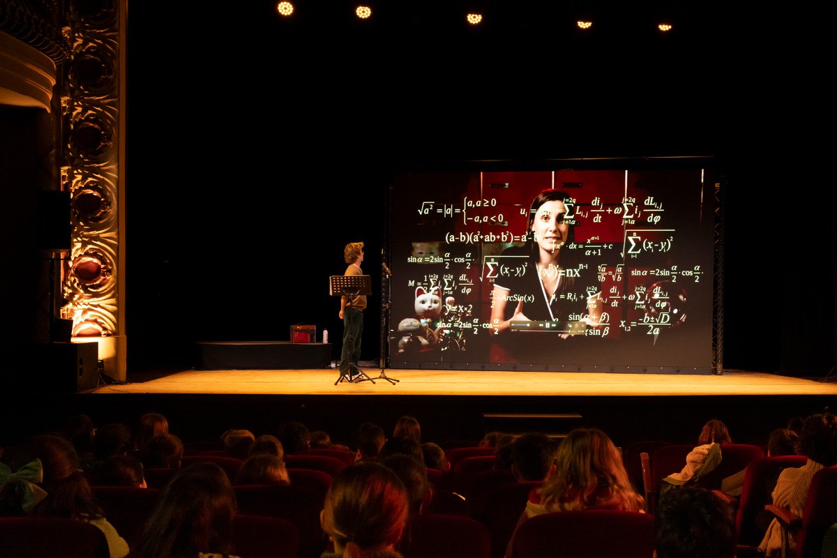 Premis Zoom tweet media