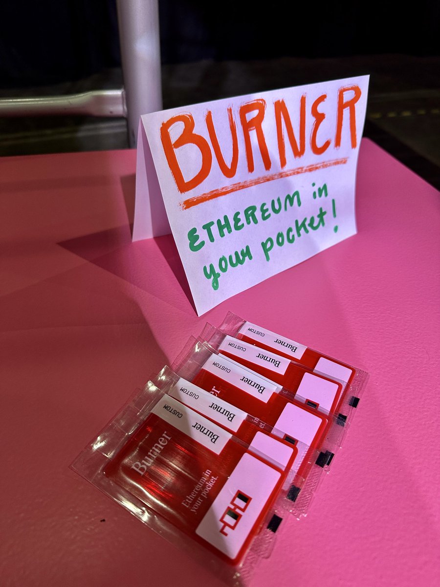 0xGramajo's tweet image. Come to the @NounsFair Market Pop Up to get your Nouns x @useburner