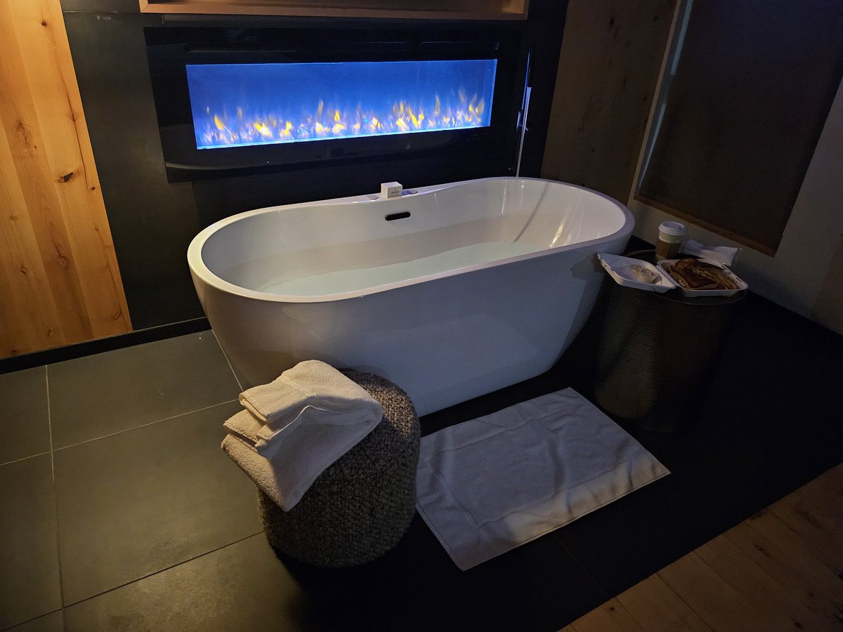 PrincessEcho2's tweet photo. Was in Colorado again for a little sub funded getaway. So of course I splurged on the most expensive room with a tub and a fireplace.

Dont you just love funding my luxuries?! https://t.co/4kfEk8X0W7