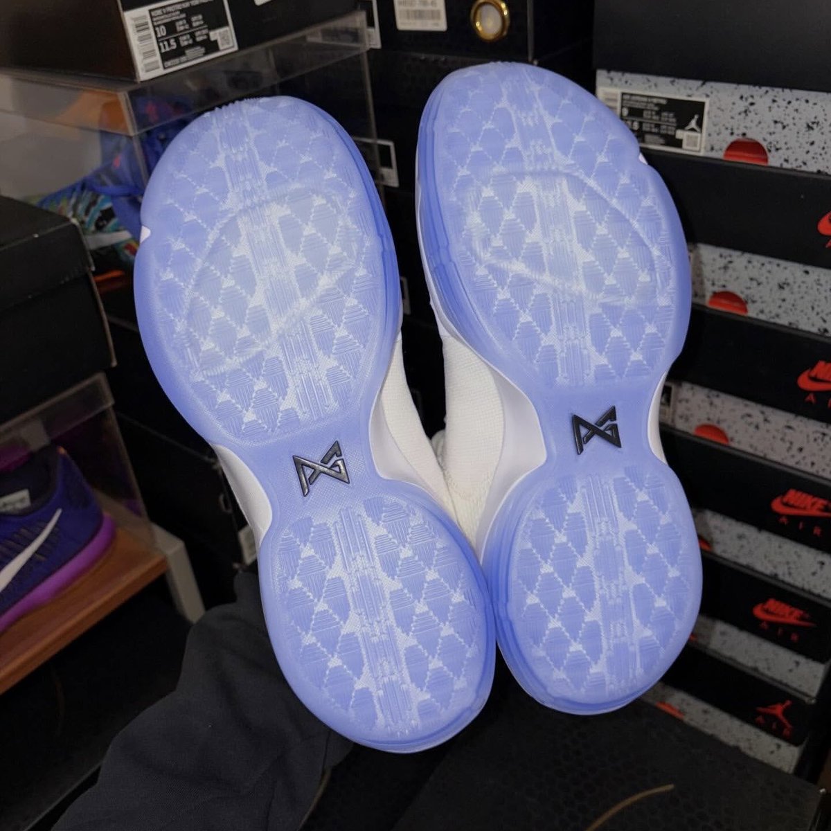 SoleRetriever's tweet photo. FIRST LOOK: The Nike PG 1 “Checkmate” (“White Ice”) returns in Spring 2026 🗓️ @Yg_Trece 

📝 IV2869-100
🎨 White/Black
📷 prmcotd (IG) https://t.co/kVZ6PH3s71