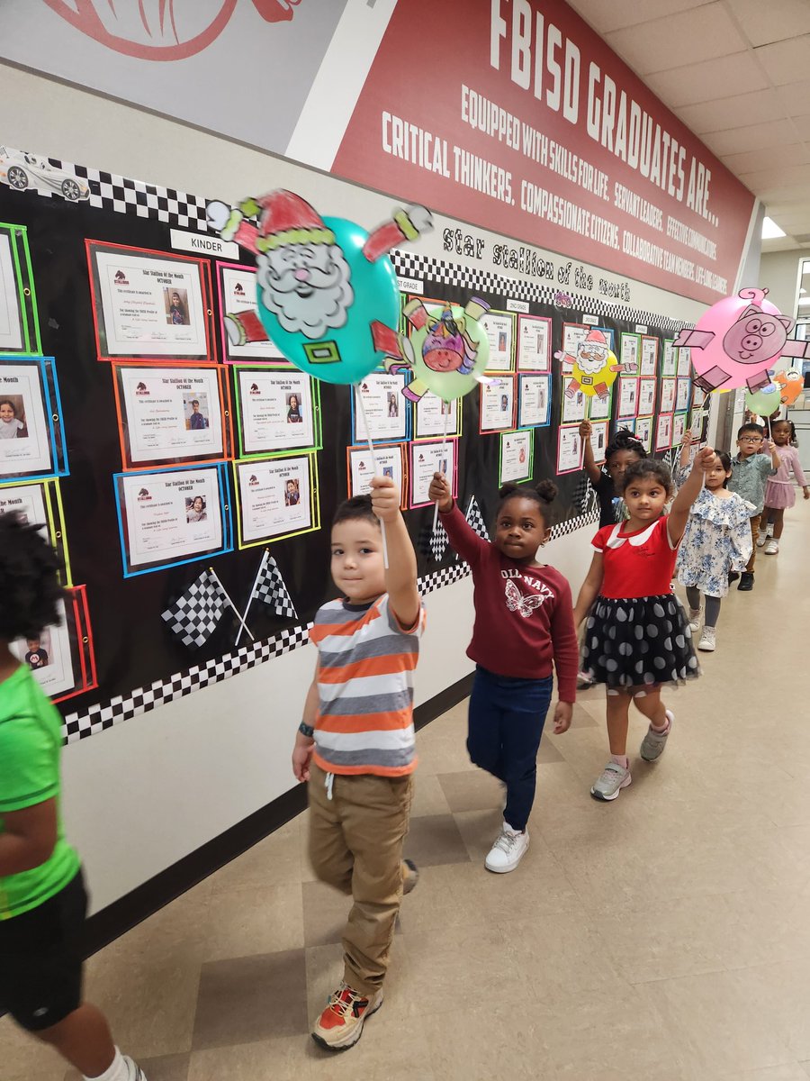 JSES_Stallions's tweet image. Our PreK and Kinder @JSES_Stallions held an adorable #BalloonsOverBroadway parade today based on the book by Melissa Sweet! 🎈🦃🎈 #HappyThanksgiving