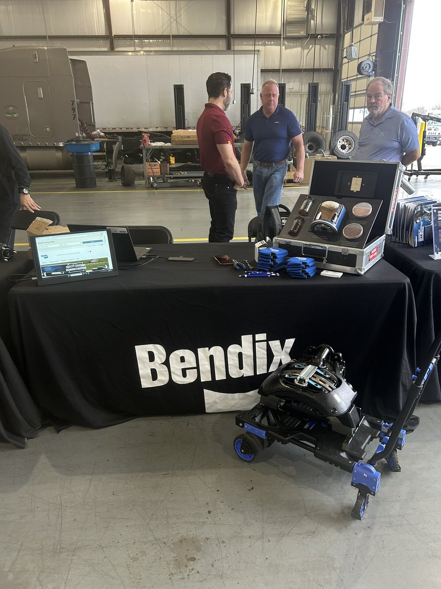 coachdonnie24's tweet image. I always enjoy running into old friends, when supporting a customer event. It was a rainy day, but I enjoyed talking about Bendix products at the Fleetpride Dallas open house. #Bendix #Fleetpride