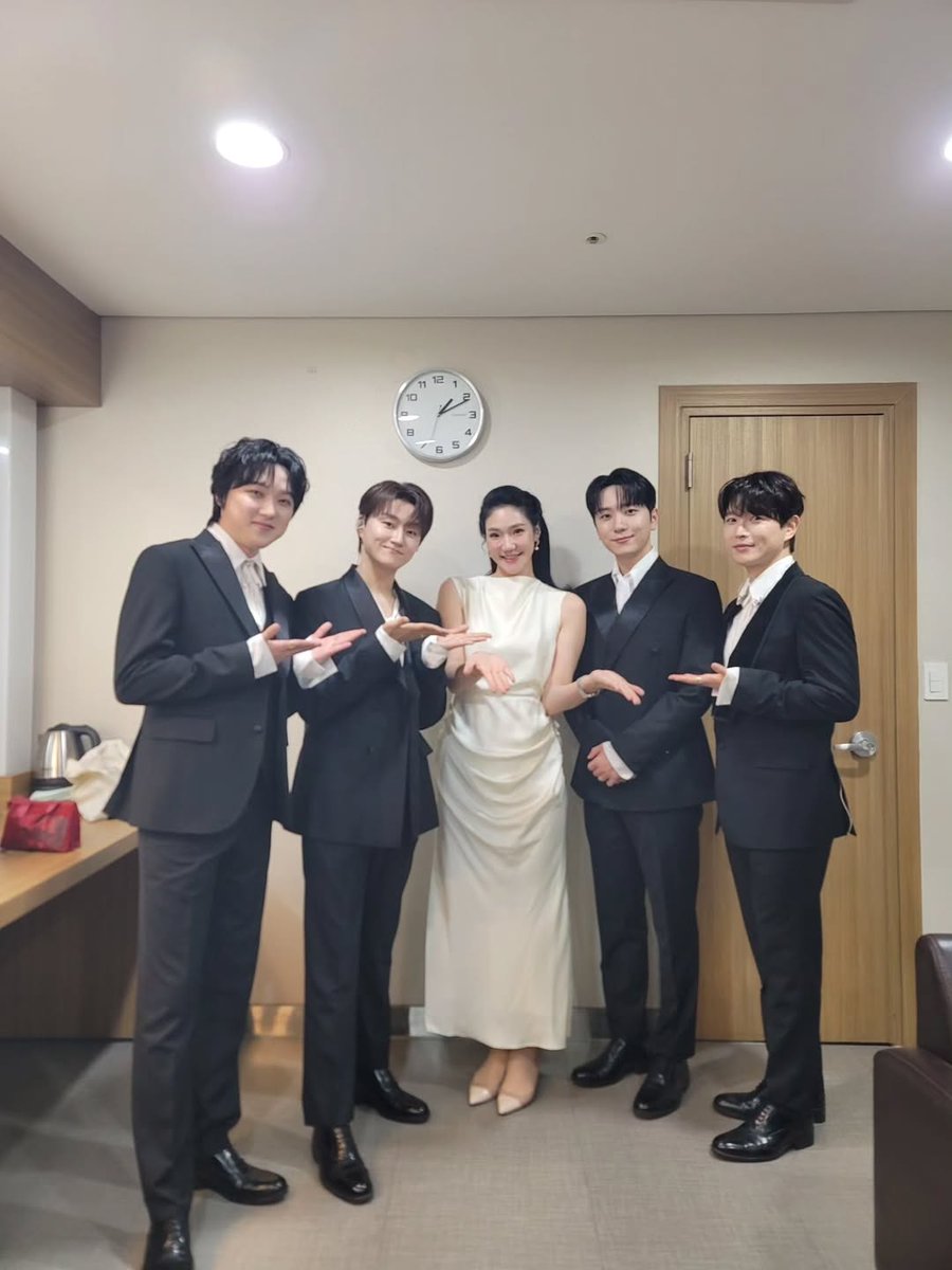 ForestellaM's tweet photo. FORESTELLA 🌳✨
FESTIVAL INTERNACIONAL DE COROS DE BUSAN
¡El amor apasionado por la música del público del auditorio se sentía vívidamente!
#포레스텔라 #Forestella #KoWoorim #BaeDoohoon #ChoMingyu #KangHyungho #CrossoverGroup #Soopbyeol #조민규
https://t.co/rvZrzzXAMq https://t.co/X3KK7vS8FT