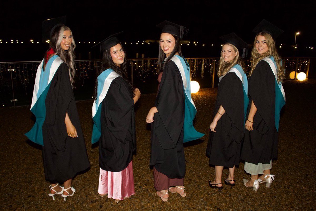 Eve Garry tweet media